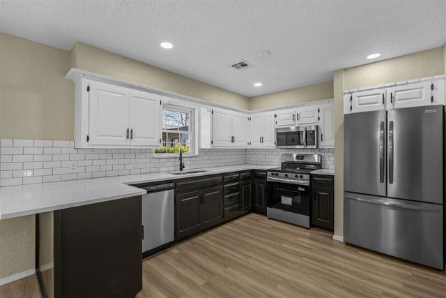 9 NW 60Th St, Lawton, OK 73505