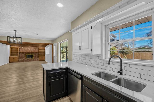 9 NW 60Th St, Lawton, OK 73505