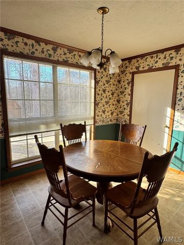 902 7th St NW, Reform, AL 35481