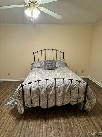 902 7th St NW, Reform, AL 35481