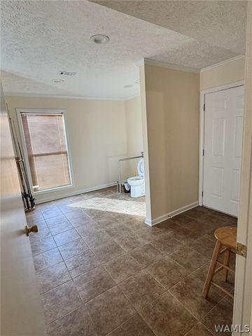 902 7th St NW, Reform, AL 35481