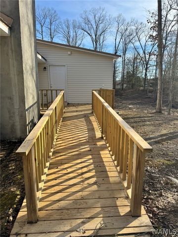 902 7th St NW, Reform, AL 35481