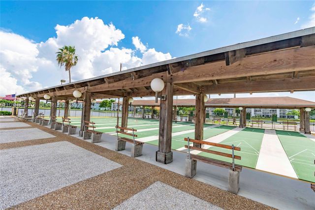 801 SW 133rd Ter 118K, Pembroke Pines, FL 33027