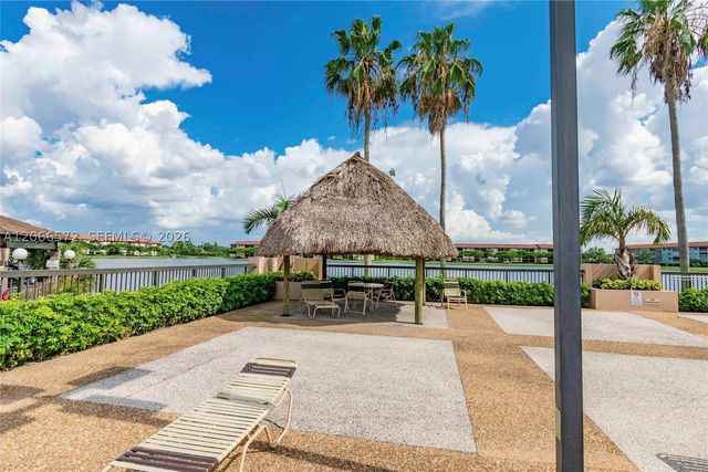 801 SW 133rd Ter 118K, Pembroke Pines, FL 33027