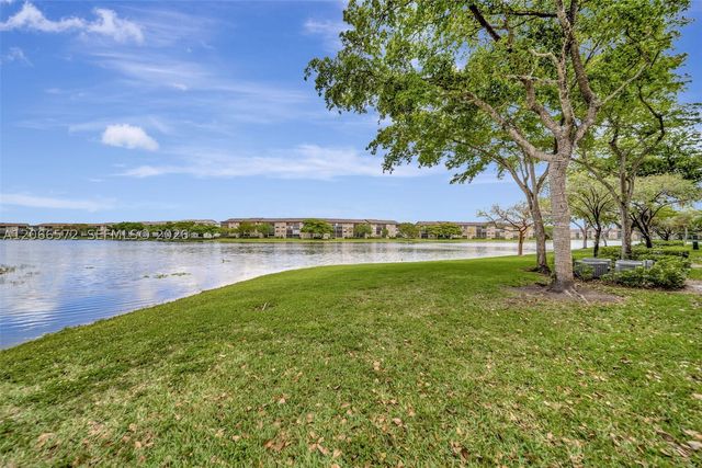 801 SW 133rd Ter 118K, Pembroke Pines, FL 33027