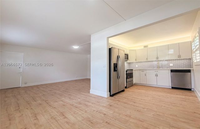 801 SW 133rd Ter 118K, Pembroke Pines, FL 33027
