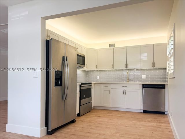 801 SW 133rd Ter 118K, Pembroke Pines, FL 33027