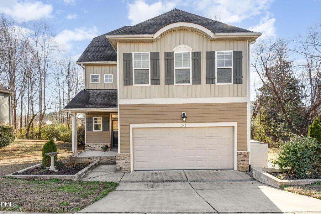 240 E Quailwood Drive, Fuquay Varina, NC 27526