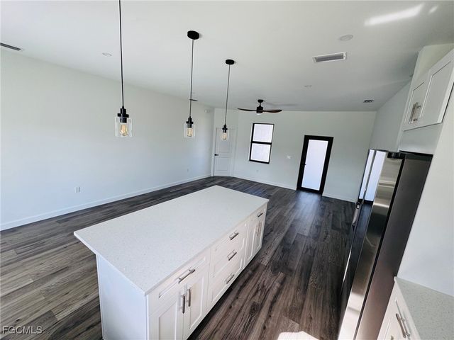 1924 NE 33rd LN, Cape Coral, FL 33909