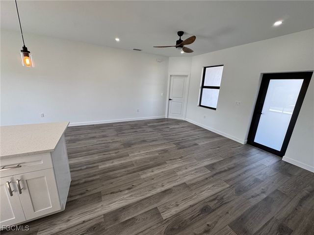 1924 NE 33rd LN, Cape Coral, FL 33909