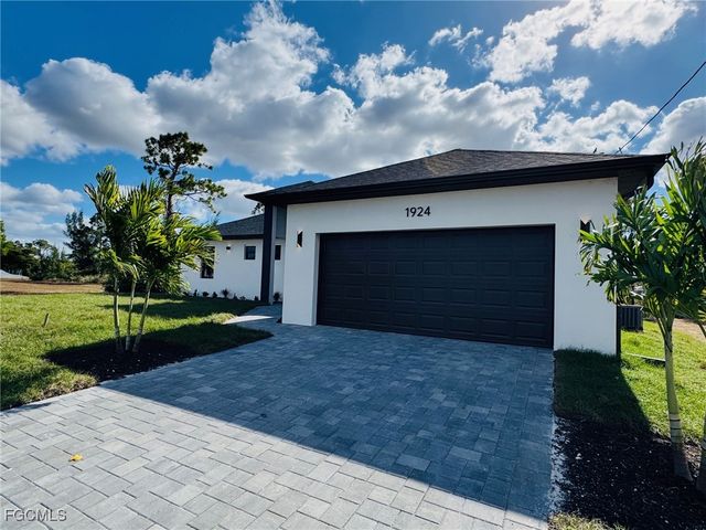 1924 NE 33rd LN, Cape Coral, FL 33909