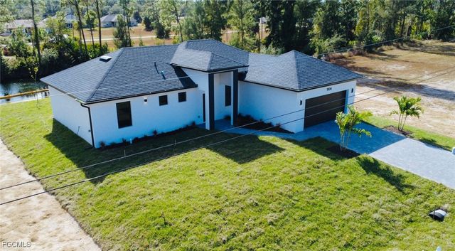 1924 NE 33rd LN, Cape Coral, FL 33909