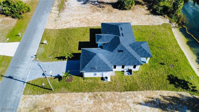 1924 NE 33rd LN, Cape Coral, FL 33909