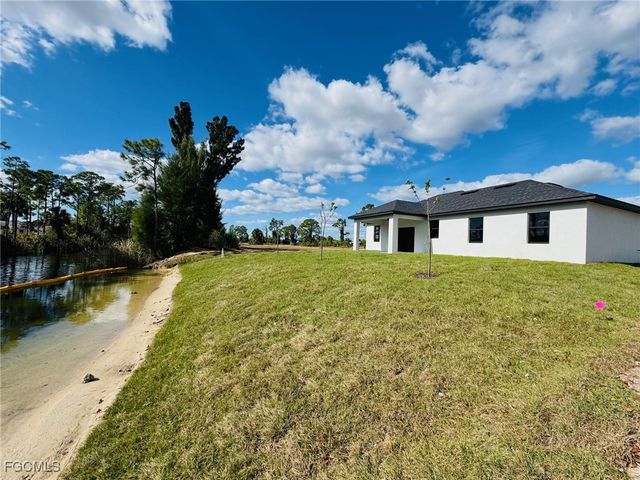 1924 NE 33rd LN, Cape Coral, FL 33909