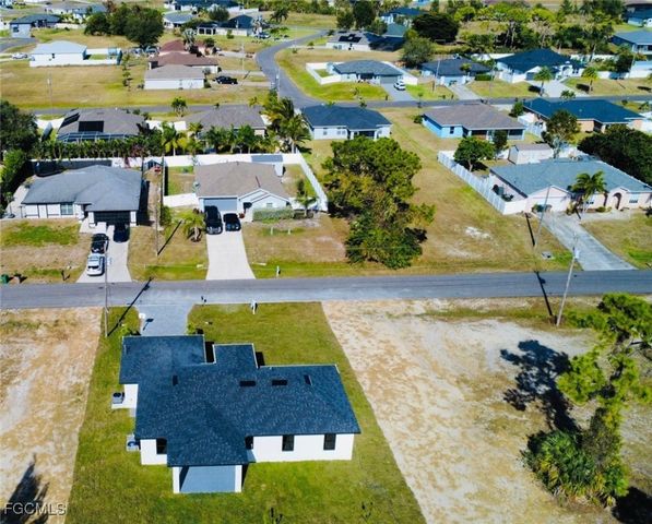 1924 NE 33rd LN, Cape Coral, FL 33909