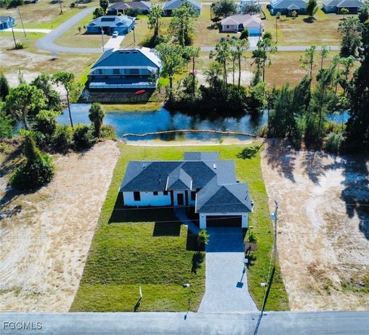 1924 NE 33rd LN, Cape Coral, FL 33909