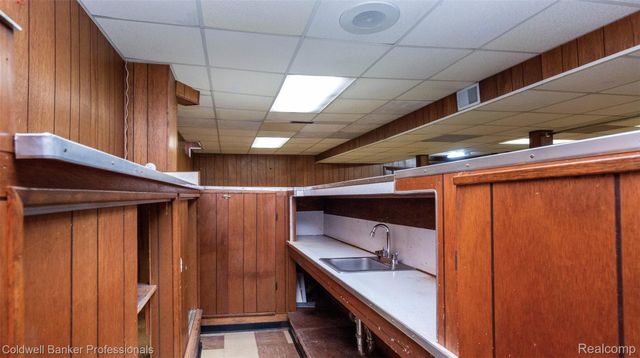 10169 Northway, Allen Park, MI 48101