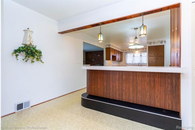 10169 Northway, Allen Park, MI 48101