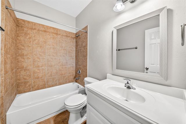 1470 Sherwood Park Circle, Houston, TX 77043