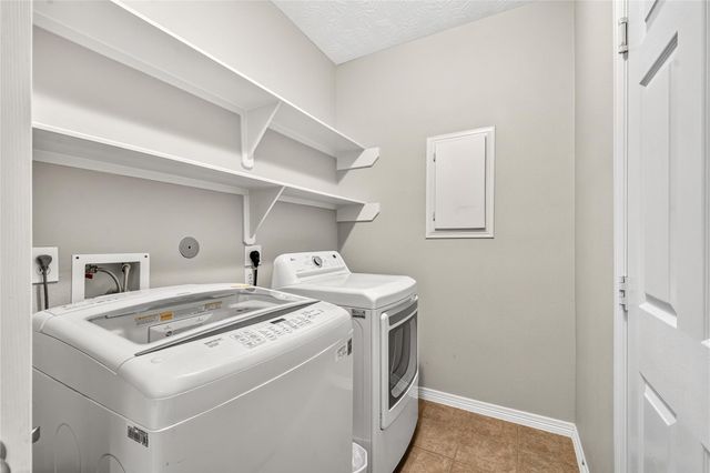 1470 Sherwood Park Circle, Houston, TX 77043