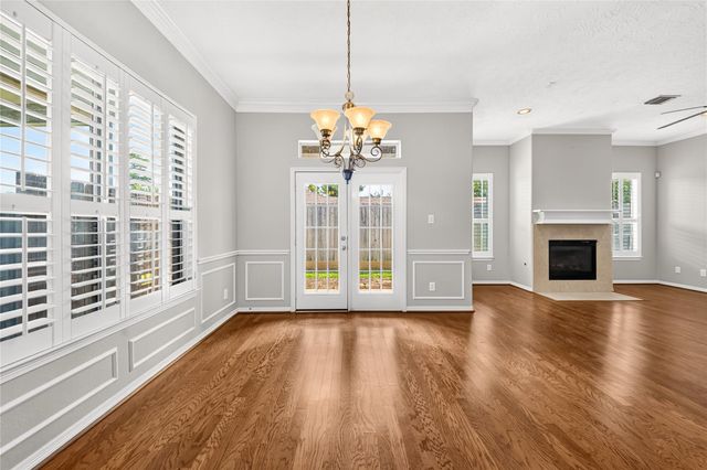 1470 Sherwood Park Circle, Houston, TX 77043