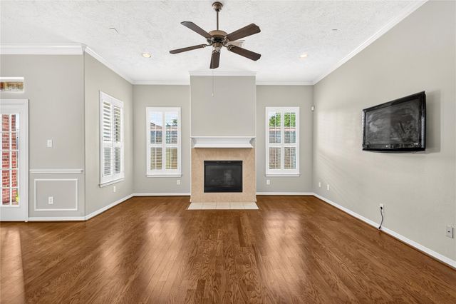 1470 Sherwood Park Circle, Houston, TX 77043