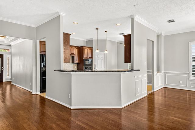 1470 Sherwood Park Circle, Houston, TX 77043