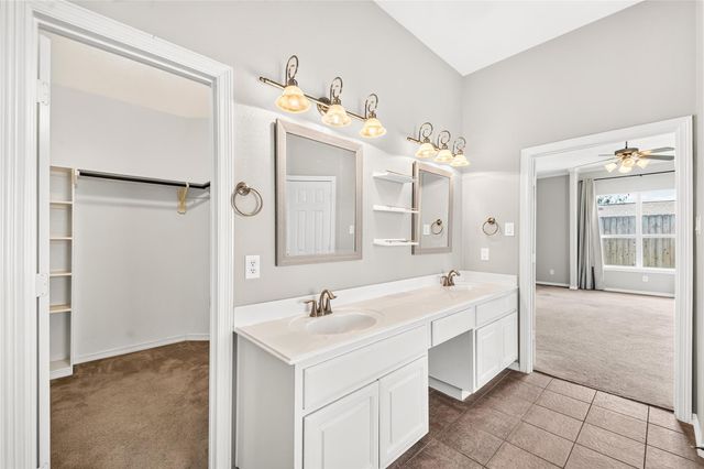 1470 Sherwood Park Circle, Houston, TX 77043