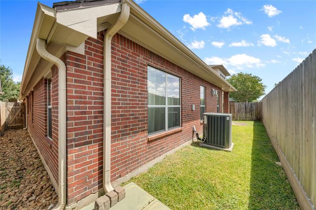 1470 Sherwood Park Circle, Houston, TX 77043