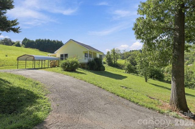 117 Ho Hum Way, Leicester, NC 28748