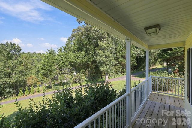 117 Ho Hum Way, Leicester, NC 28748