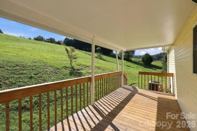117 Ho Hum Way, Leicester, NC 28748