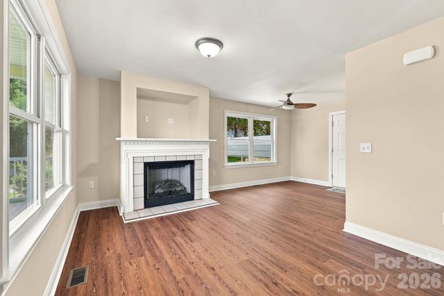 117 Ho Hum Way, Leicester, NC 28748