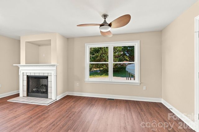 117 Ho Hum Way, Leicester, NC 28748