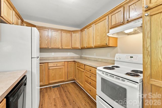 117 Ho Hum Way, Leicester, NC 28748