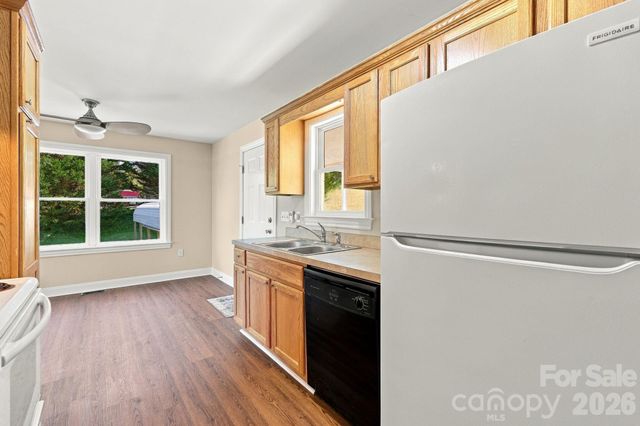 117 Ho Hum Way, Leicester, NC 28748
