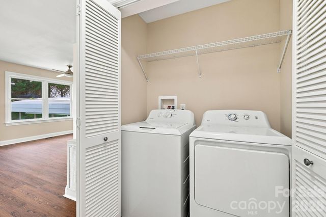 117 Ho Hum Way, Leicester, NC 28748