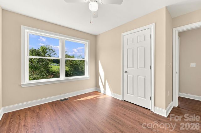 117 Ho Hum Way, Leicester, NC 28748