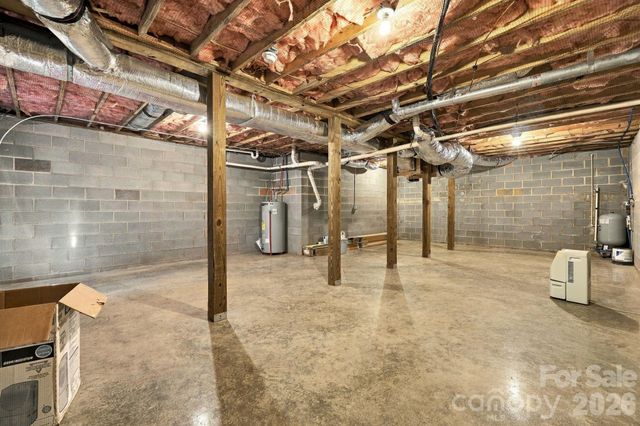 117 Ho Hum Way, Leicester, NC 28748