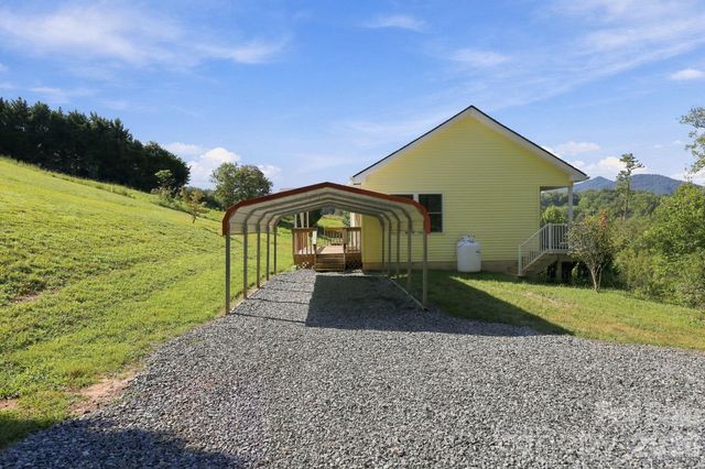 117 Ho Hum Way, Leicester, NC 28748