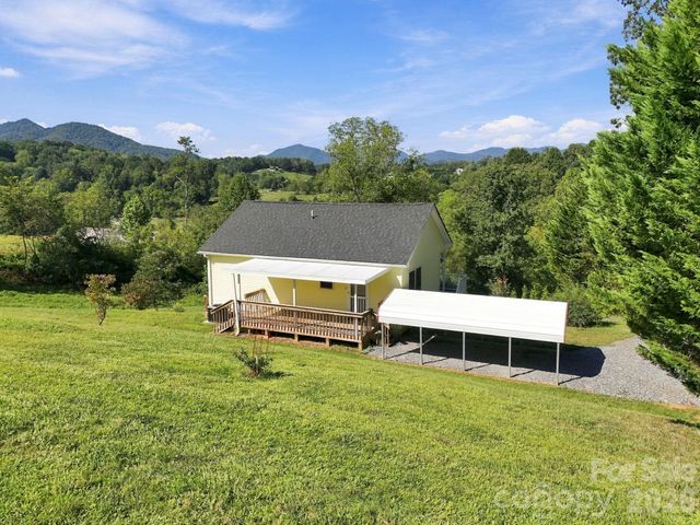 117 Ho Hum Way, Leicester, NC 28748
