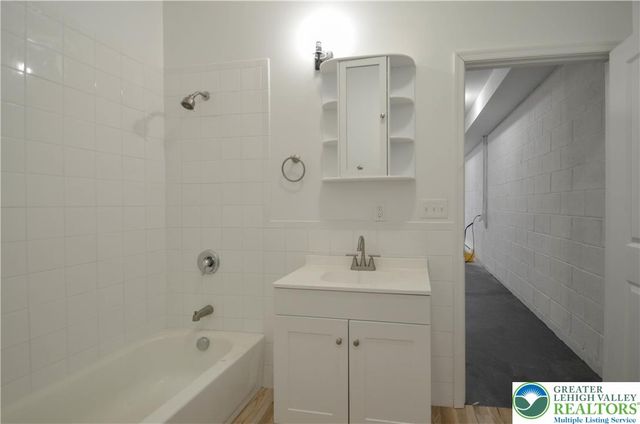 2 Elm Street, Mount Pocono Boro, PA 18344