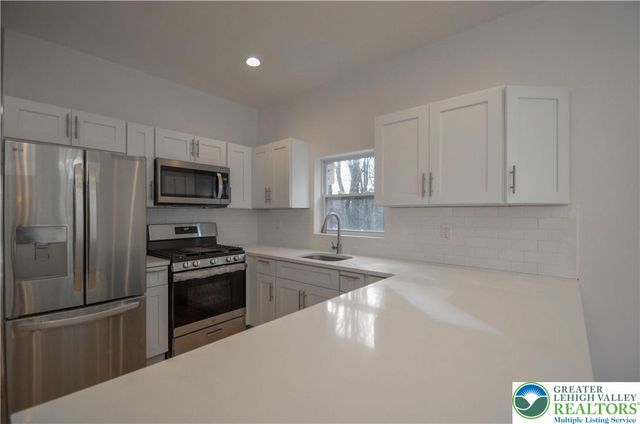 2 Elm Street, Mount Pocono Boro, PA 18344