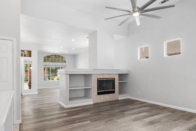 6100 N Stockdale Drive, Fresno, CA 93722