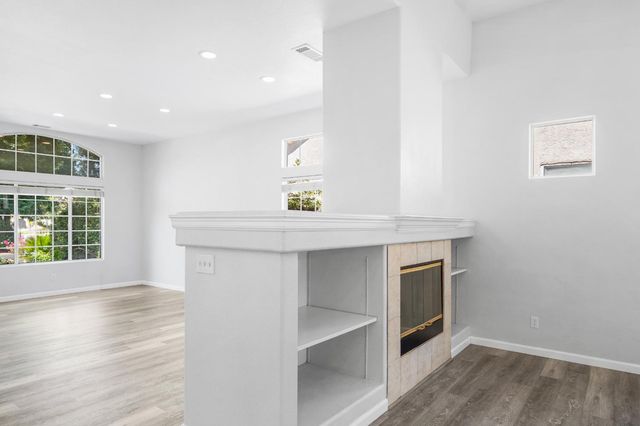 6100 N Stockdale Drive, Fresno, CA 93722