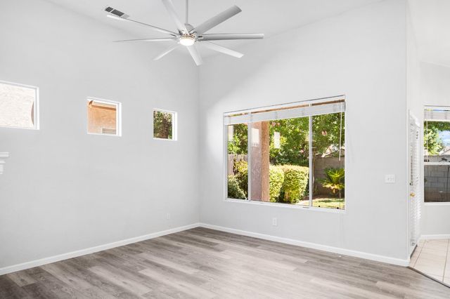 6100 N Stockdale Drive, Fresno, CA 93722
