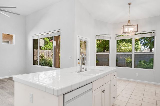6100 N Stockdale Drive, Fresno, CA 93722