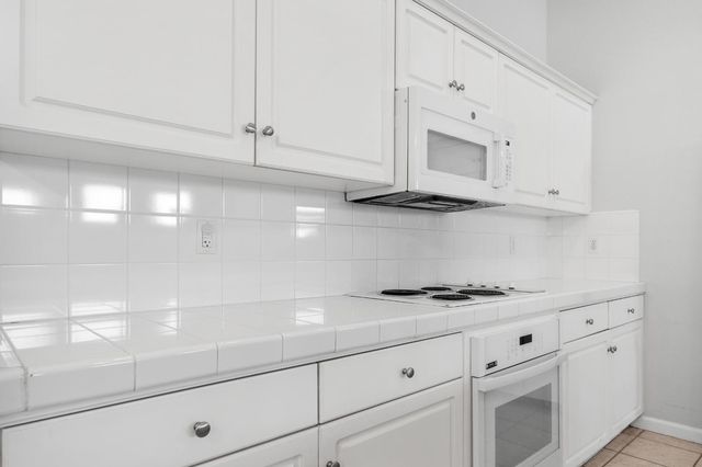 6100 N Stockdale Drive, Fresno, CA 93722