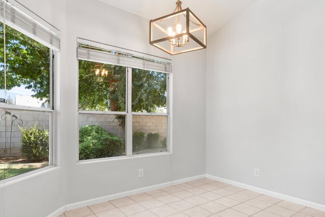 6100 N Stockdale Drive, Fresno, CA 93722