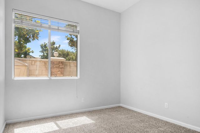 6100 N Stockdale Drive, Fresno, CA 93722